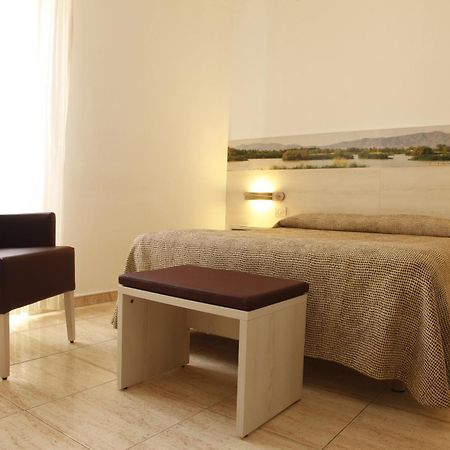 Hotel Canet Castelló d'Empuries Εξωτερικό φωτογραφία